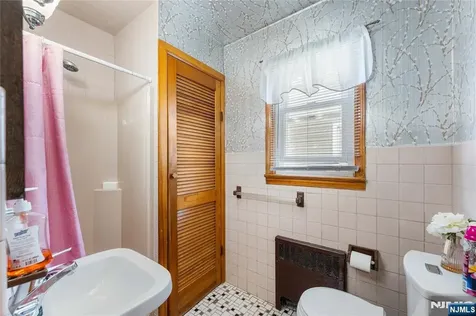 19 Albert Street North Arlington NJ 07031