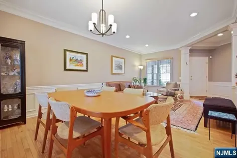 47 Mulberry Court Paramus NJ 07652