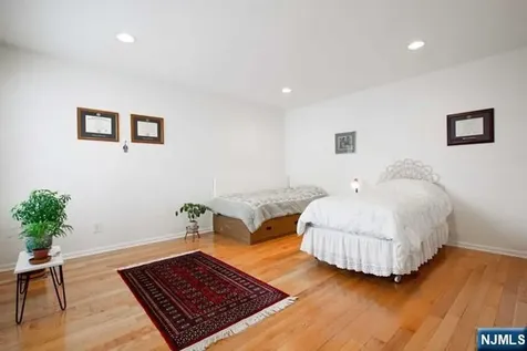 47 Mulberry Court Paramus NJ 07652
