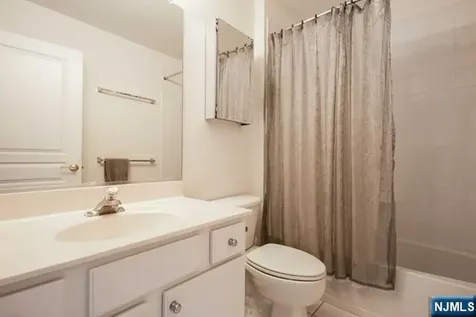 47 Mulberry Court Paramus NJ 07652