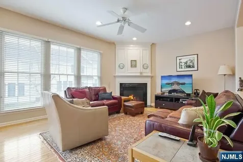 47 Mulberry Court Paramus NJ 07652