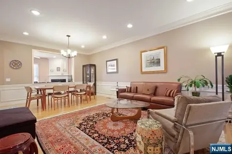 47 Mulberry Court Paramus NJ 07652