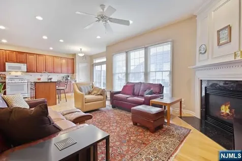 47 Mulberry Court Paramus NJ 07652