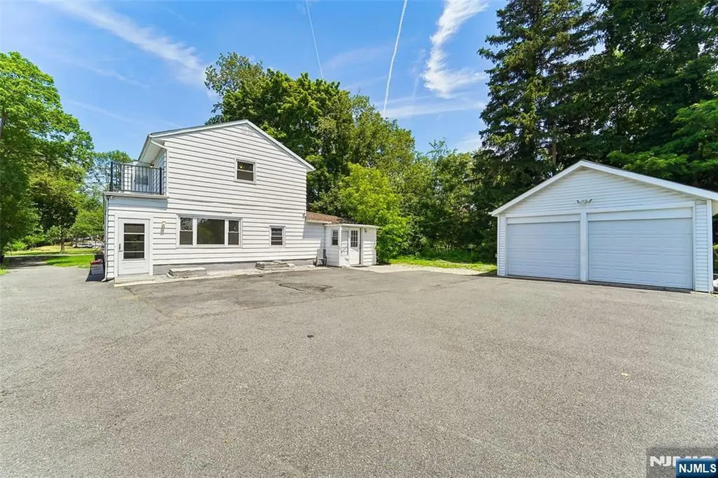 42 Ridgewood Avenue Paramus NJ 07652