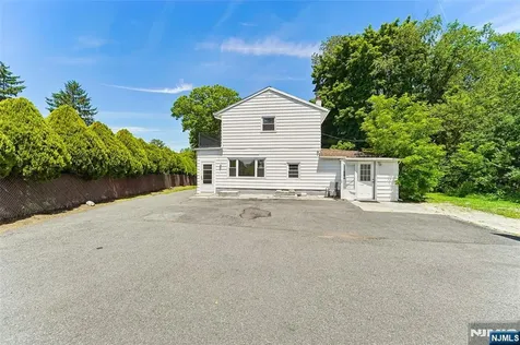 42 Ridgewood Avenue Paramus NJ 07652