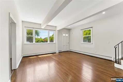 42 Ridgewood Avenue Paramus NJ 07652