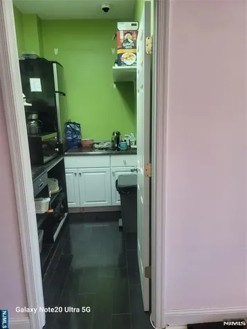 435-437 Hollywood Avenue Fairfield NJ 07004