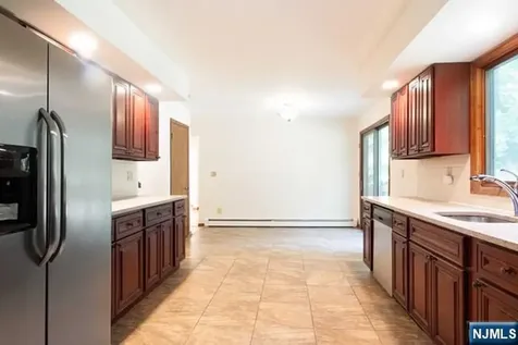 20 Michele Court Cresskill NJ 07626