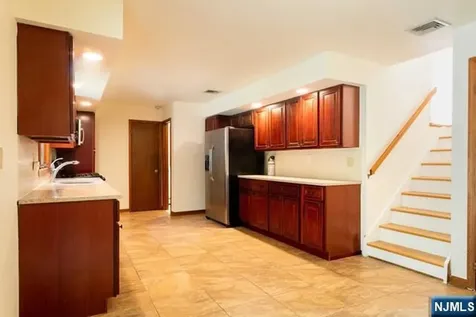 20 Michele Court Cresskill NJ 07626