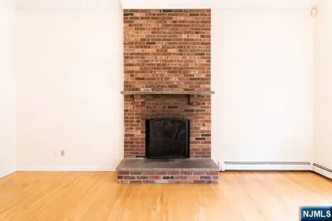 20 Michele Court Cresskill NJ 07626