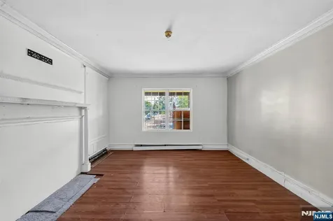 366 7th Avenue Newark NJ 07107