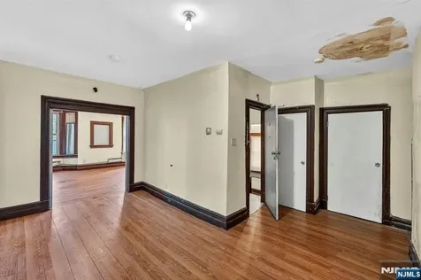 366 7th Avenue Newark NJ 07107