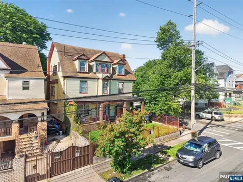366 7th Avenue Newark NJ 07107