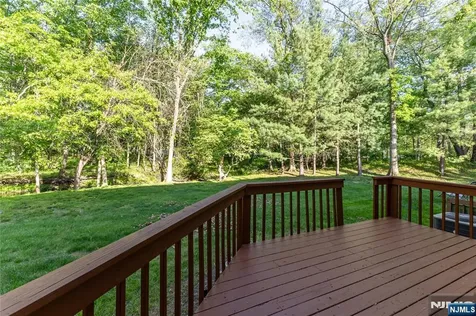 22 Flynn Place Wayne NJ 07470