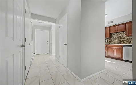 22 Flynn Place Wayne NJ 07470