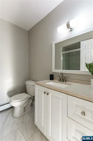 22 Flynn Place Wayne NJ 07470