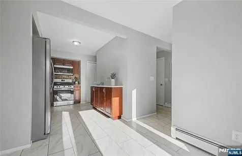 22 Flynn Place Wayne NJ 07470