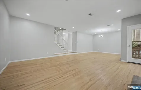 22 Flynn Place Wayne NJ 07470