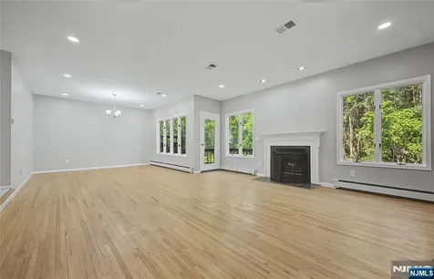 22 Flynn Place Wayne NJ 07470
