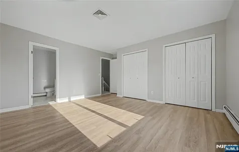 22 Flynn Place Wayne NJ 07470