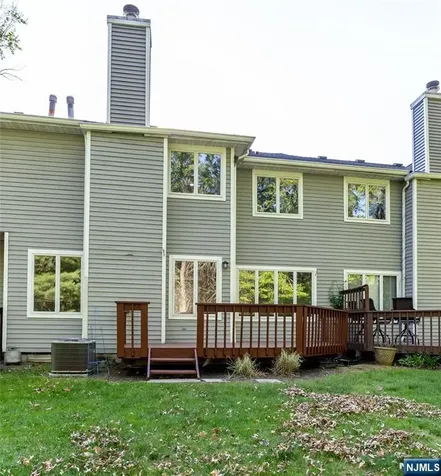 22 Flynn Place Wayne NJ 07470
