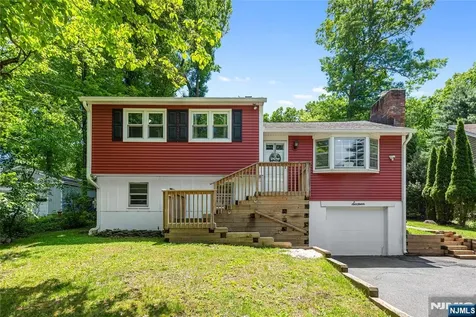 16 Sioux Trail Denville Township NJ 07834
