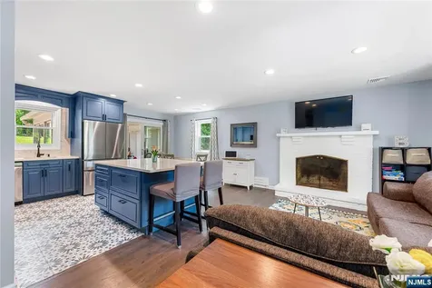 16 Sioux Trail Denville Township NJ 07834