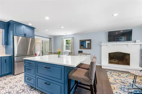 16 Sioux Trail Denville Township NJ 07834