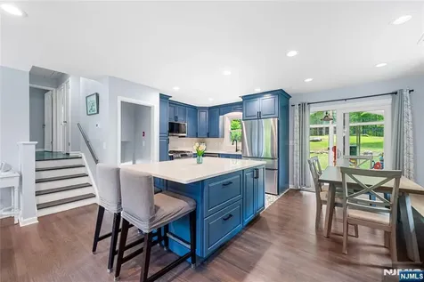 16 Sioux Trail Denville Township NJ 07834