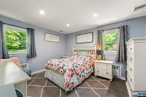 16 Sioux Trail Denville Township NJ 07834