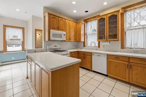 164 S Highwood Avenue Glen Rock NJ 07452