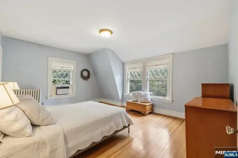 164 S Highwood Avenue Glen Rock NJ 07452