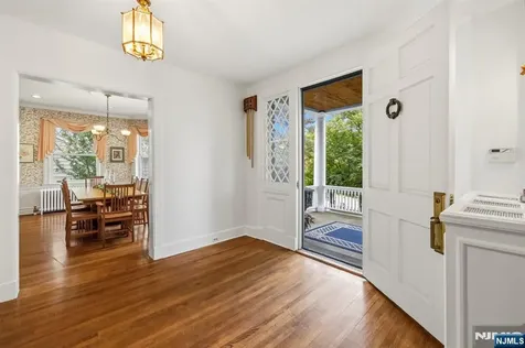 164 S Highwood Avenue Glen Rock NJ 07452