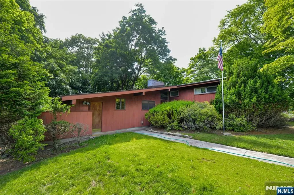235 Godwin Avenue Wyckoff NJ 07481