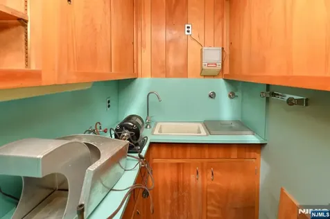 235 Godwin Avenue Wyckoff NJ 07481