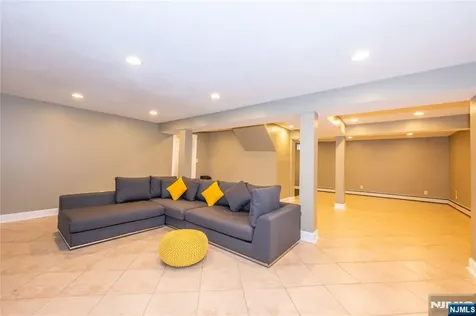 12 Rene Court Wayne NJ 07470
