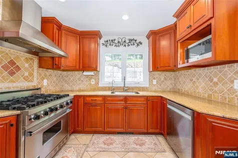 12 Rene Court Wayne NJ 07470