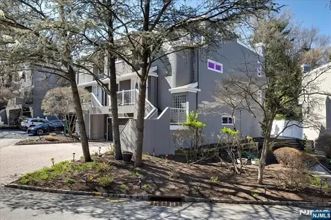 376 Kenwood Englewood NJ 07631