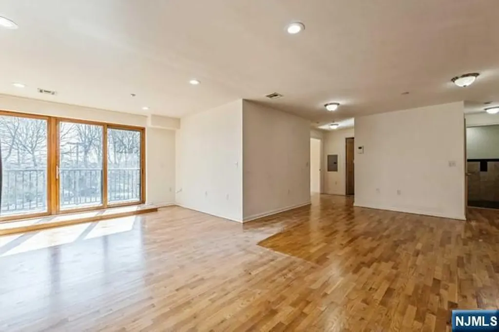 17 Meadow Road Rutherford NJ 07070