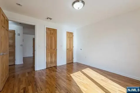 17 Meadow Road Rutherford NJ 07070