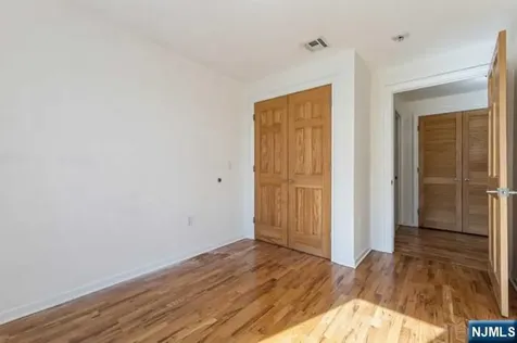 17 Meadow Road Rutherford NJ 07070