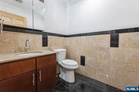 17 Meadow Road Rutherford NJ 07070
