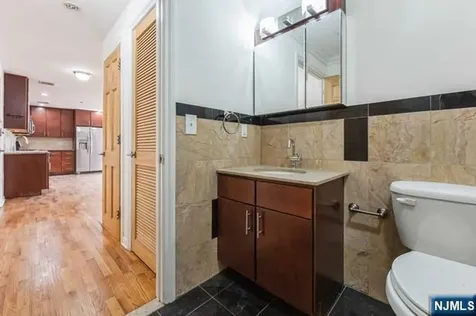 17 Meadow Road Rutherford NJ 07070