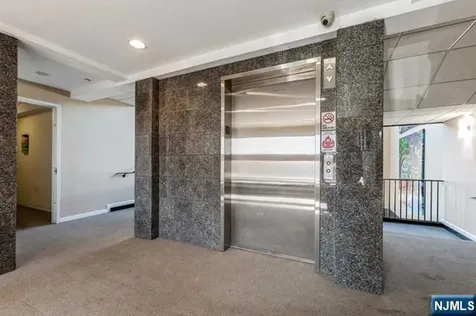 17 Meadow Road Rutherford NJ 07070