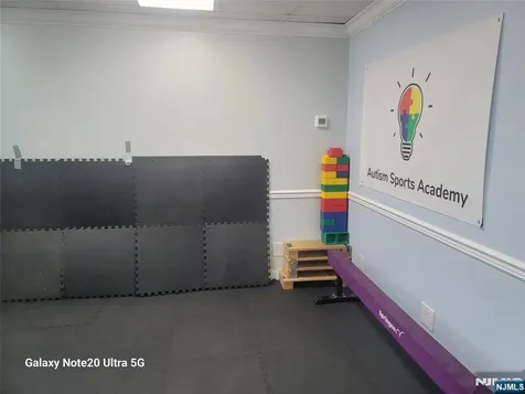 435-437 Hollywood Avenue Fairfield NJ 07004