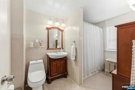 24 Robertson Road West Orange NJ 07052