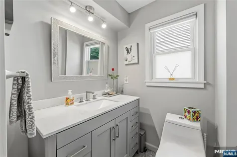 24 Robertson Road West Orange NJ 07052