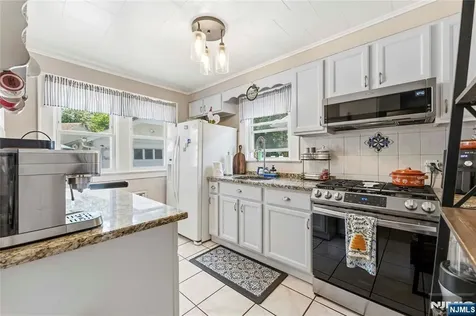 24 Robertson Road West Orange NJ 07052