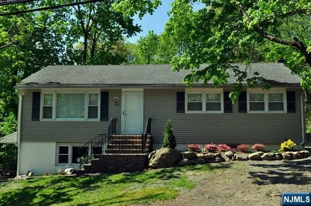 176 Yawpo Avenue Oakland NJ 07436