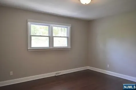 176 Yawpo Avenue Oakland NJ 07436